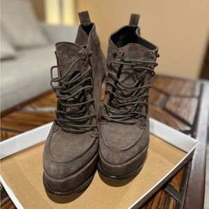 Elizabeth and James Suede booties in greige (brown/grey)